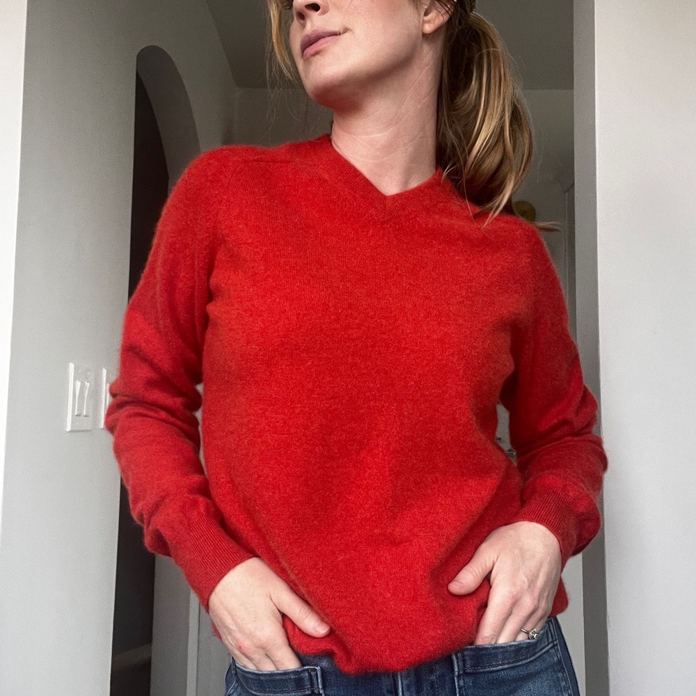 Burnt orange V-Neck 100% 2 ply Cashmere sweater